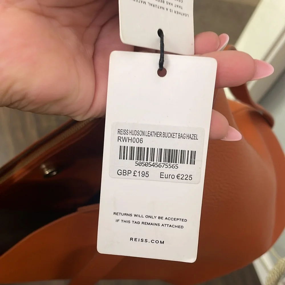 Reiss hudson leather bucket bag in hazel